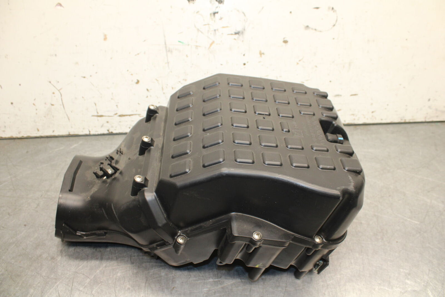 21-24 APRILIA TUONO 660 FACTORY AIRBOX AIR INTAKE FILTER BOX BB733
