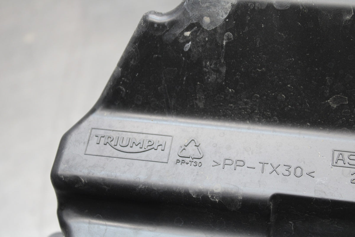 20 TRIUMPH STREET TRIPLE 765 AIRBOX AIR INTAKE FILTER BOX BB864
