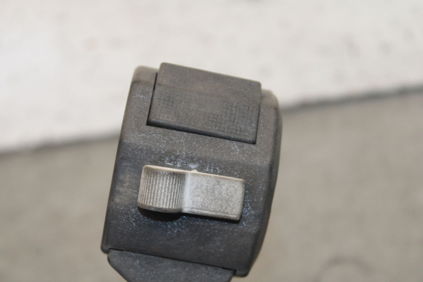 85-86 SUZUKI MADURA 1200 LEFT CLIP ON HANDLE HORN SIGNALS SWITCH SWITCHES BB691