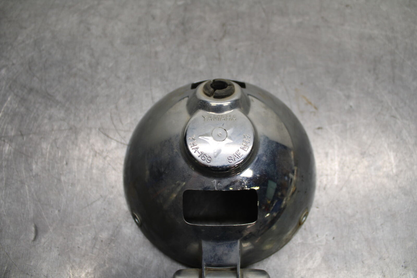 1984 Yamaha Virago 1000 HEADLIGHT CASE HOUSING BUCKET BB117