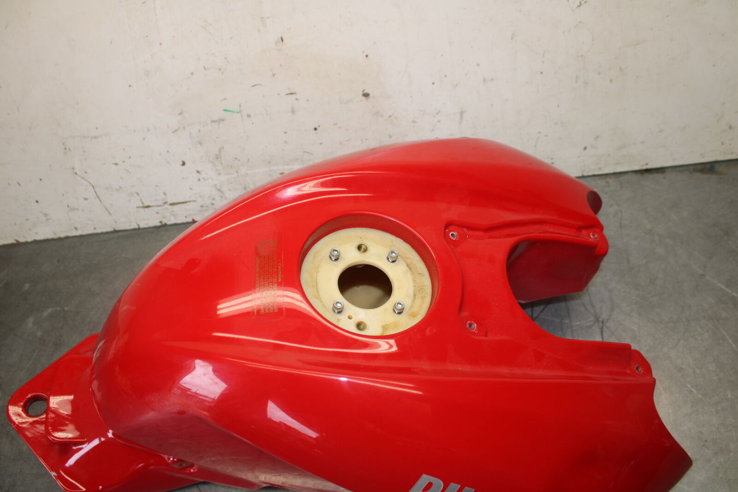 09-11 DUCATI STREETFIGHTER GAS TANK FUEL CELL PETROL RESERVOIR BB705