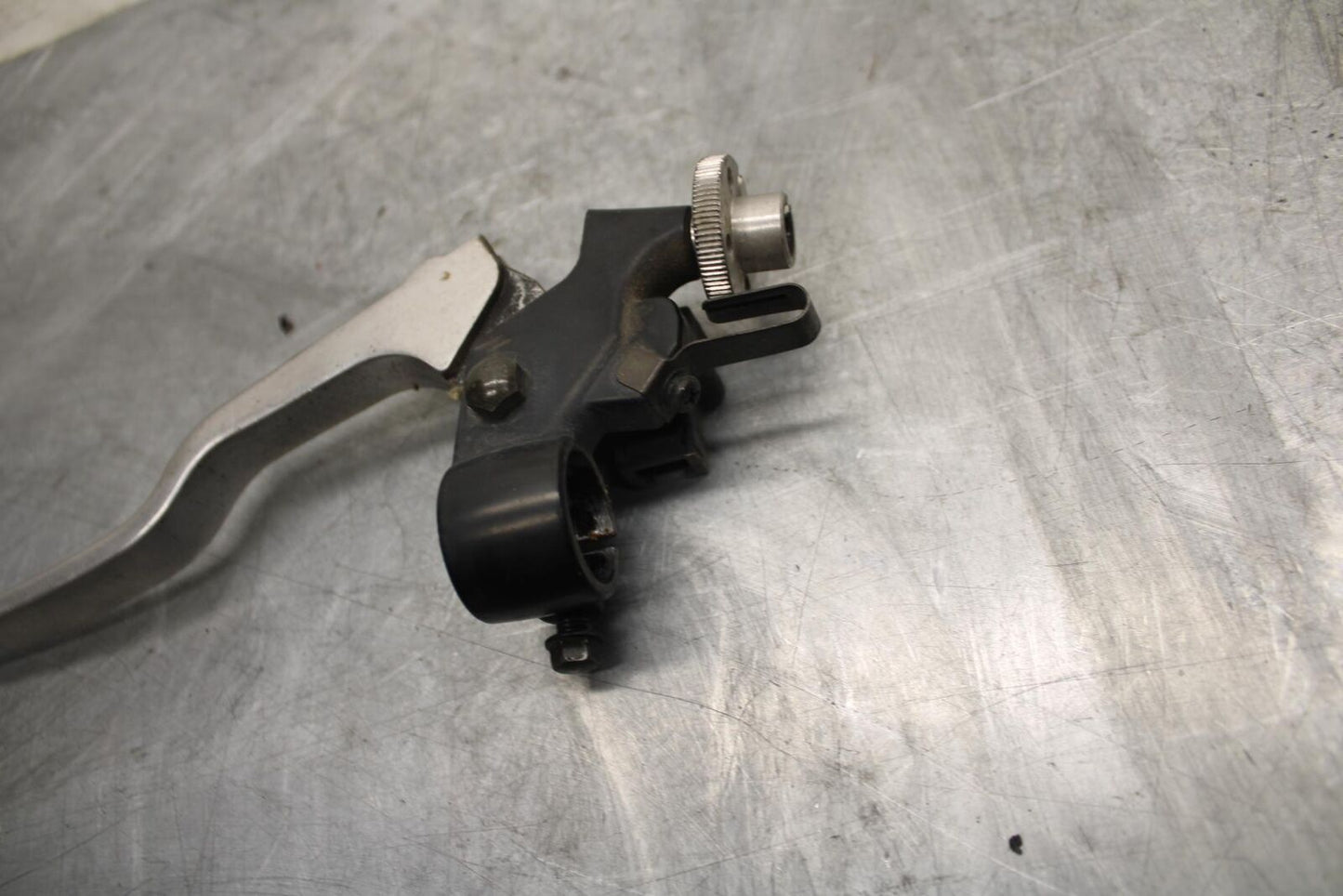1998 Suzuki TL1000S CLUTCH PERCH MOUNT WITH LEVER BB508