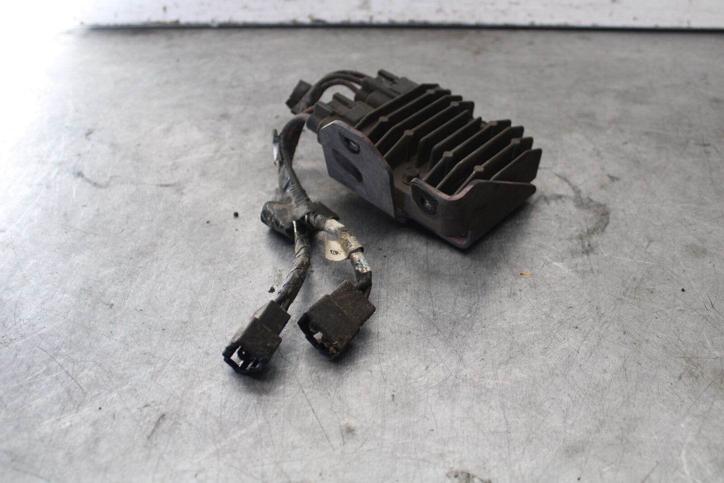 07-08 TRIUMPH DAYTONA 675 RECTIFIER VOLTAGE REGULATOR BB685