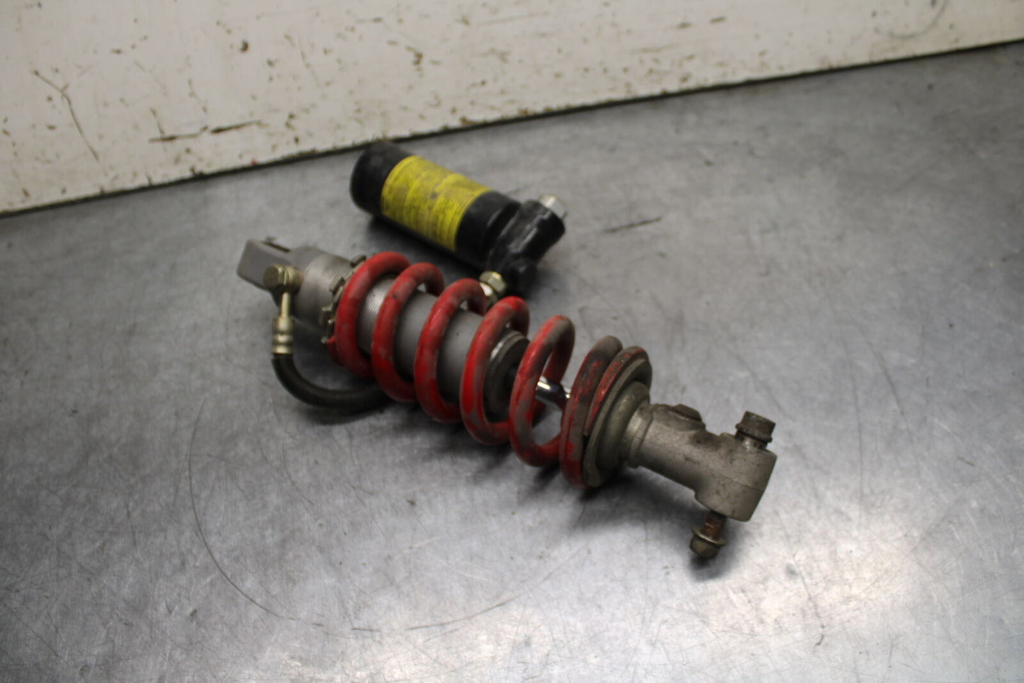 03-04 TRIUMPH DAYTONA 600 REAR BACK SHOCK ABSORBER SUSPENSION BB745