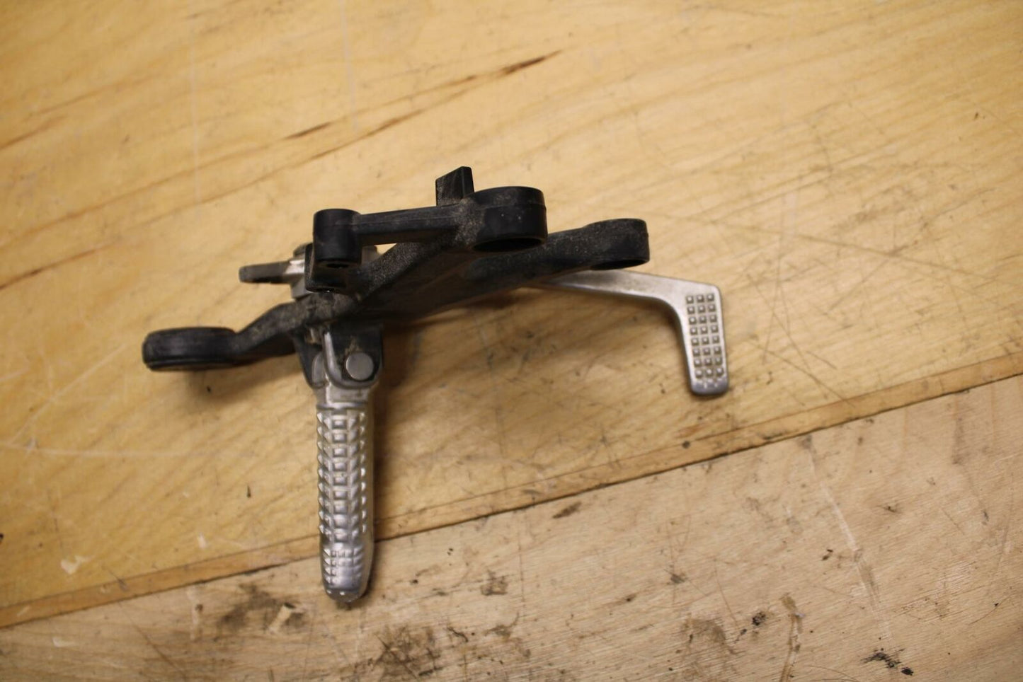 12-14 BMW S1000RR RIGHT REARSET REAR SET DRIVER FOOT PEG BRAKE PEDAL BB317