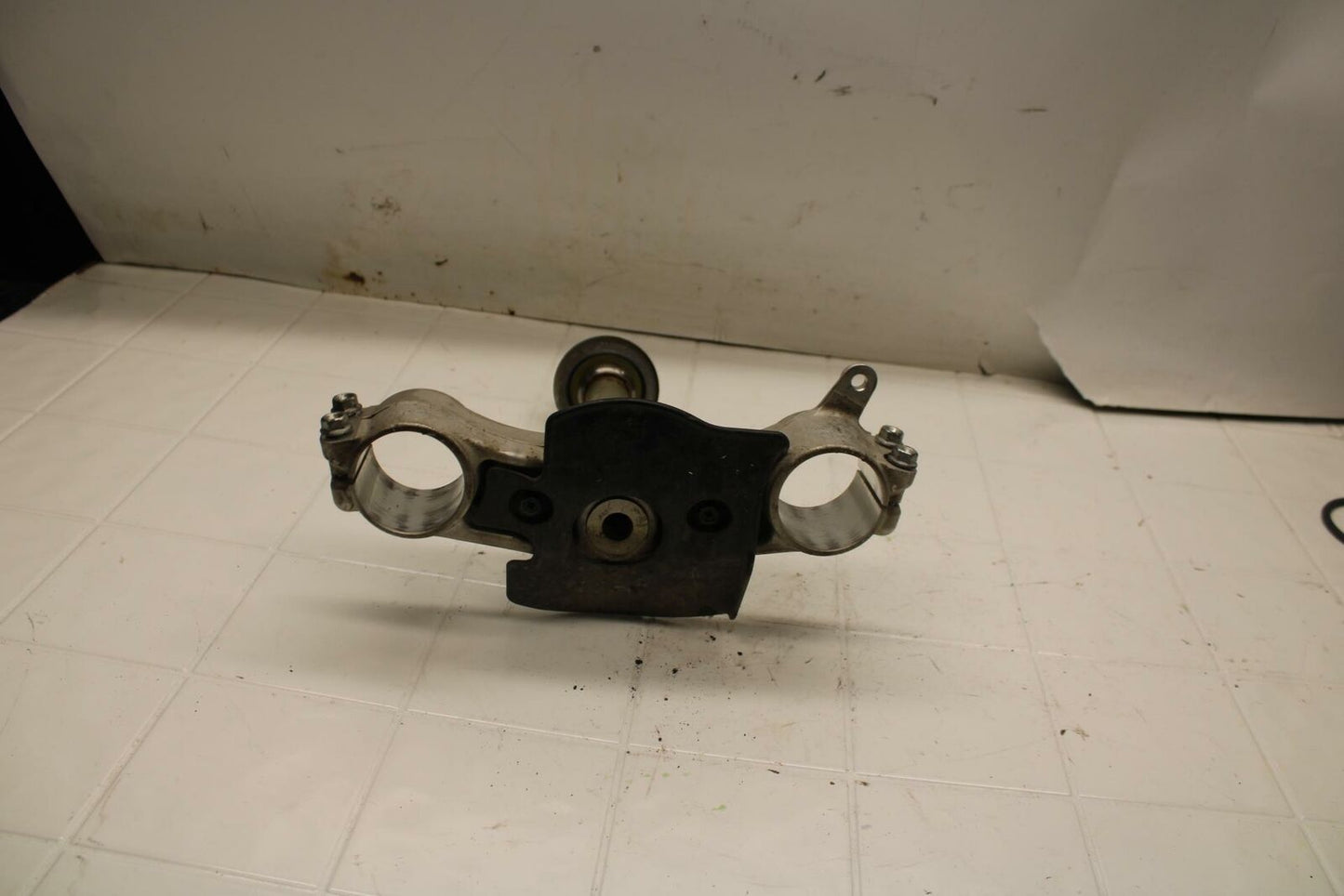 08-10 SUZUKI GSXR750 FRONT FORKS CLAMP LOWER TRIPLE TREE STEM BB396