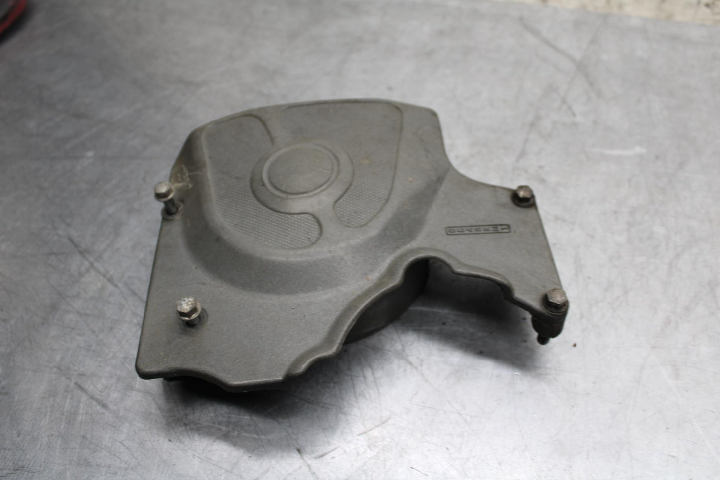 00-01 KAWASAKI ZZR600 ENGINE SPROCKET COVER BB568