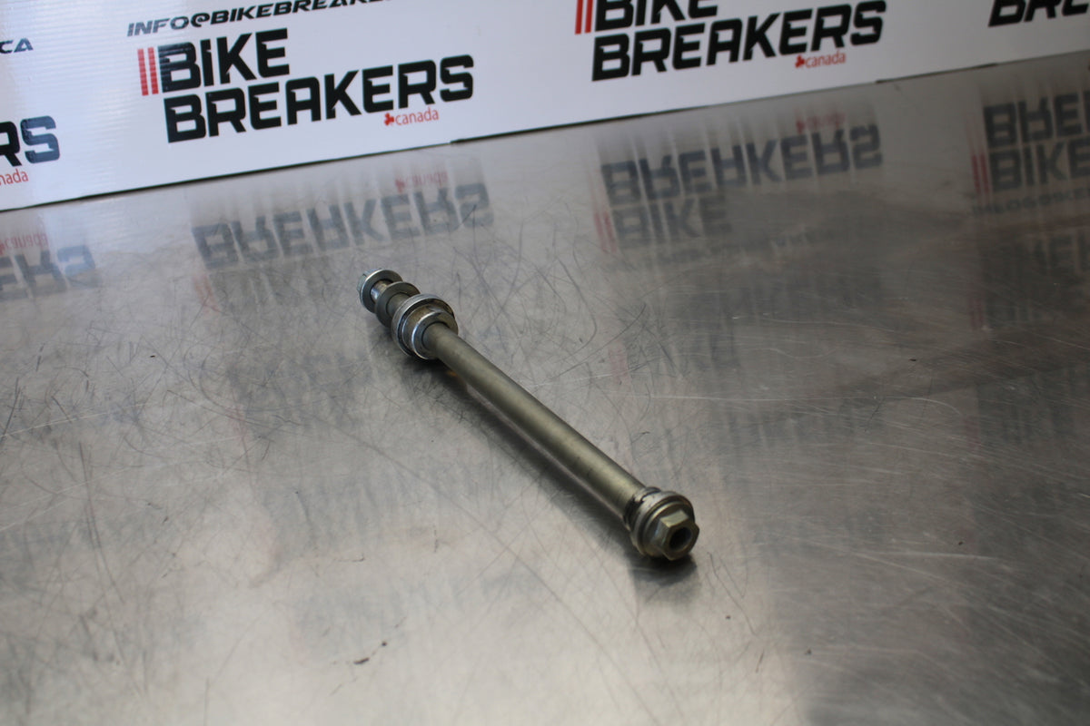 23 YAMAHA YZF R3 REAR AXLE BACK WHEEL RIM PIVOT BOLT AXEL BB147