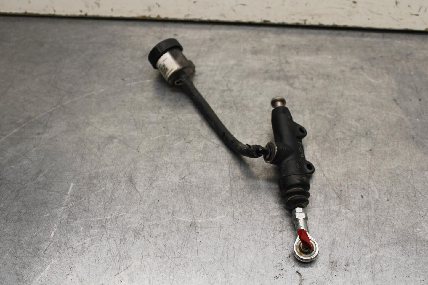 20-24 KTM 890 DUKE R REAR BACK BRAKE MASTER CYLINDER W RESERVOIR BB627