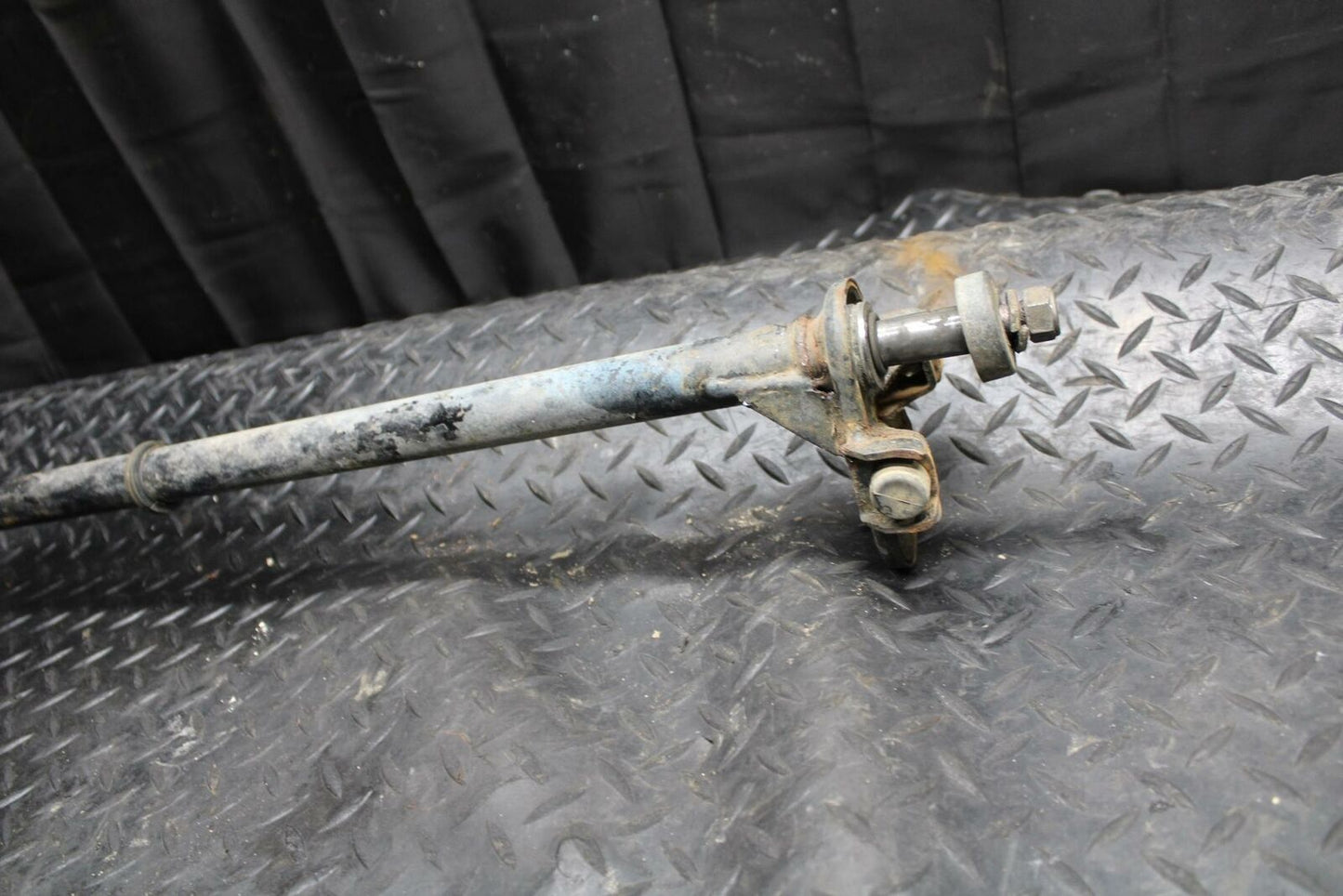 85-86 SUZUKI QUADRACER 250 STEERING COLUMN BB210