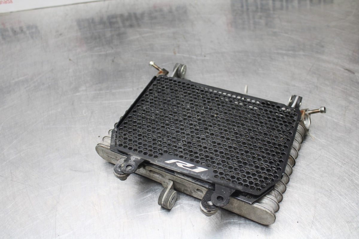 18 YAMAHA YZF R1 ENGINE MOTOR OIL COOLER BB838