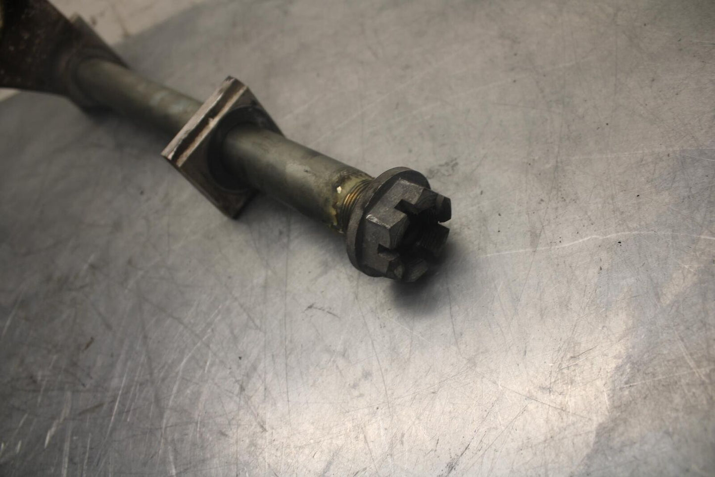 97-98 SUZUKI GSXR 600 SRAD REAR AXLE BACK WHEEL RIM PIVOT BOLT AXEL BB455