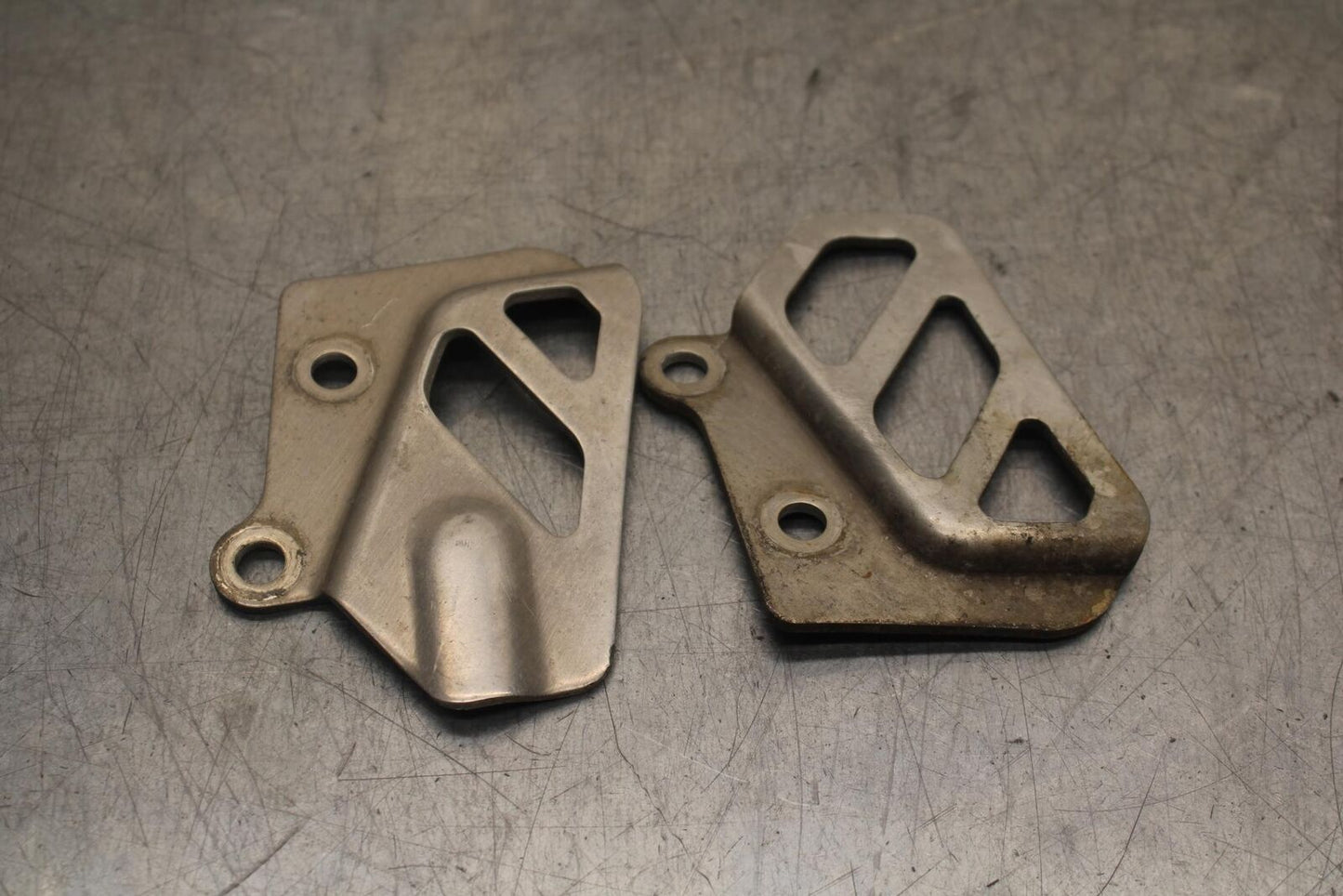 1988 Yamaha FZ600 LEFT RIGHT REARSET REAR SET HEEL GUARD COVER BB601