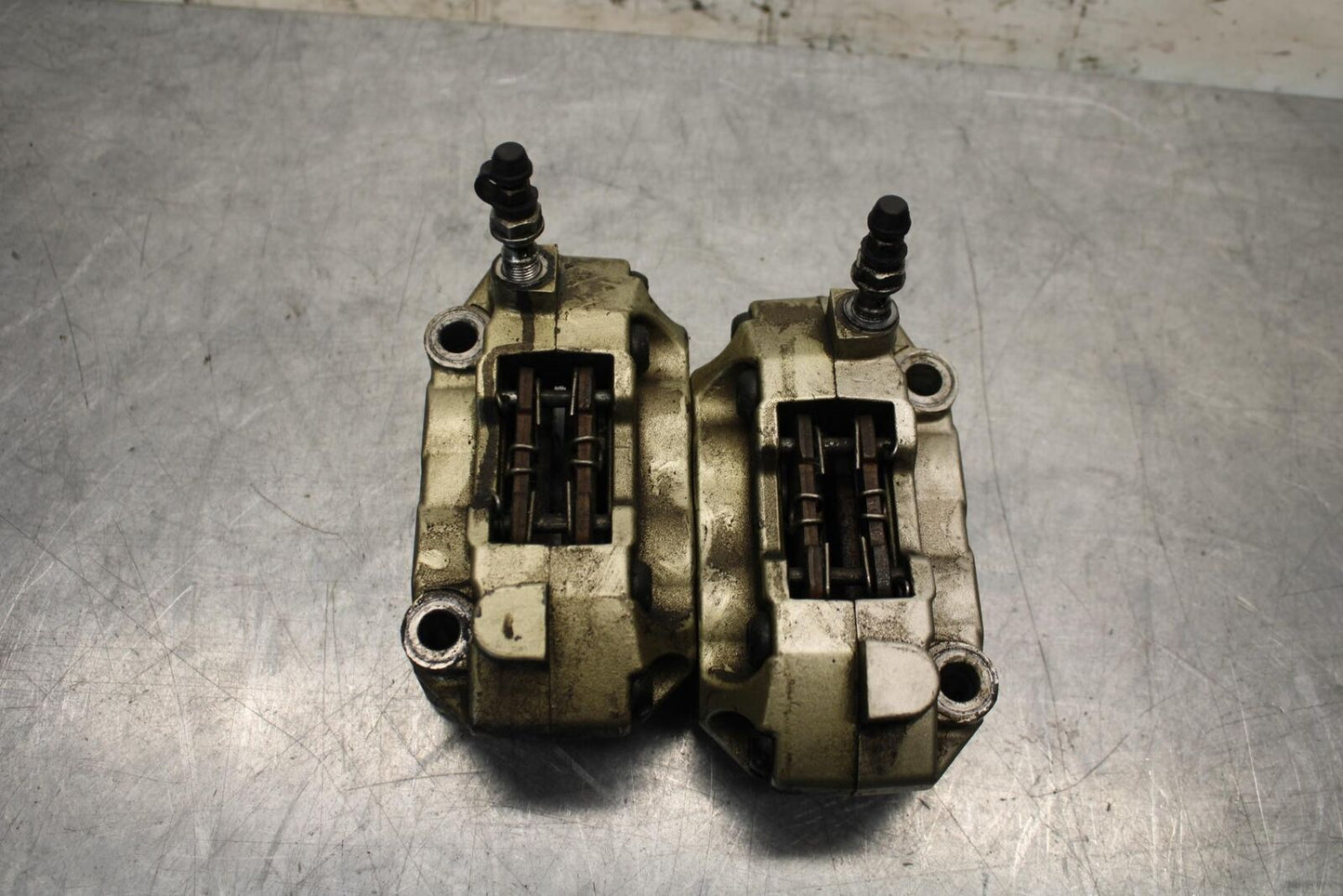 2008 Aprilia Shiver 750 SL750 RIGHT LEFT FRONT BRAKE CALIPER SET CALIPERS BB551