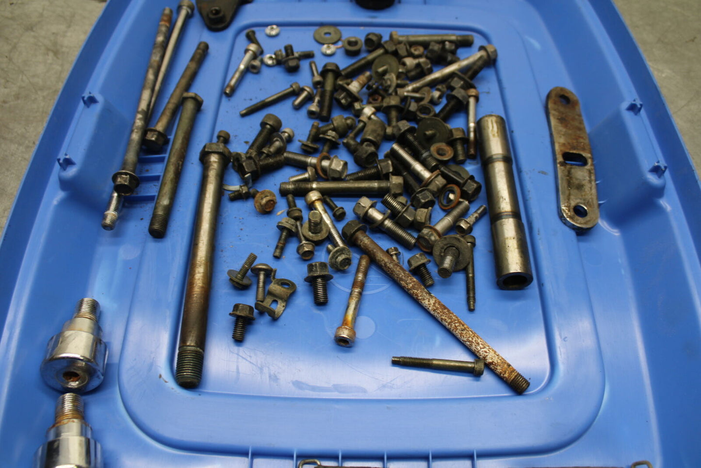 99-00 YAMAHA V STAR 1100 MOUNTING BOLTS HARDWARE MOTOR SCREWS BB711
