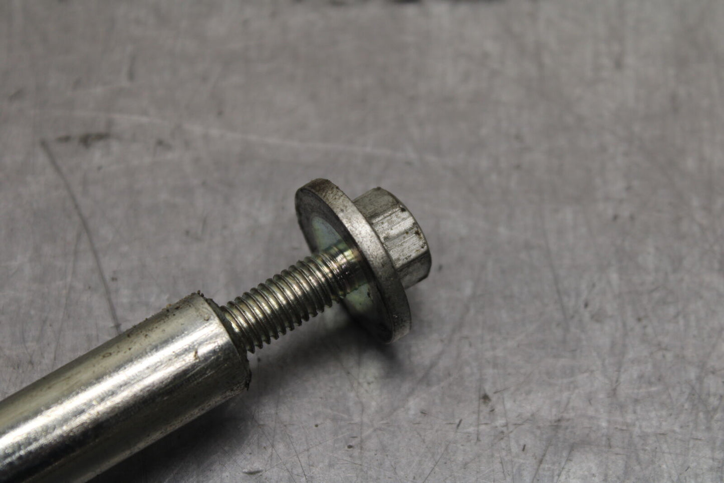 13-16 KTM 390 DUKE FRONT WHEEL RIM AXLE PIVOT BOLT BB748
