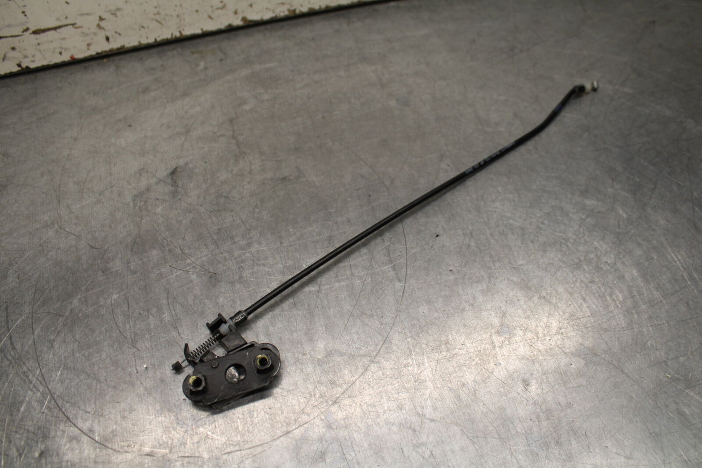 17-24 KTM 390 DUKE REAR PASSENGER SEAT LATCH LOCK ASSEMBLY BB734