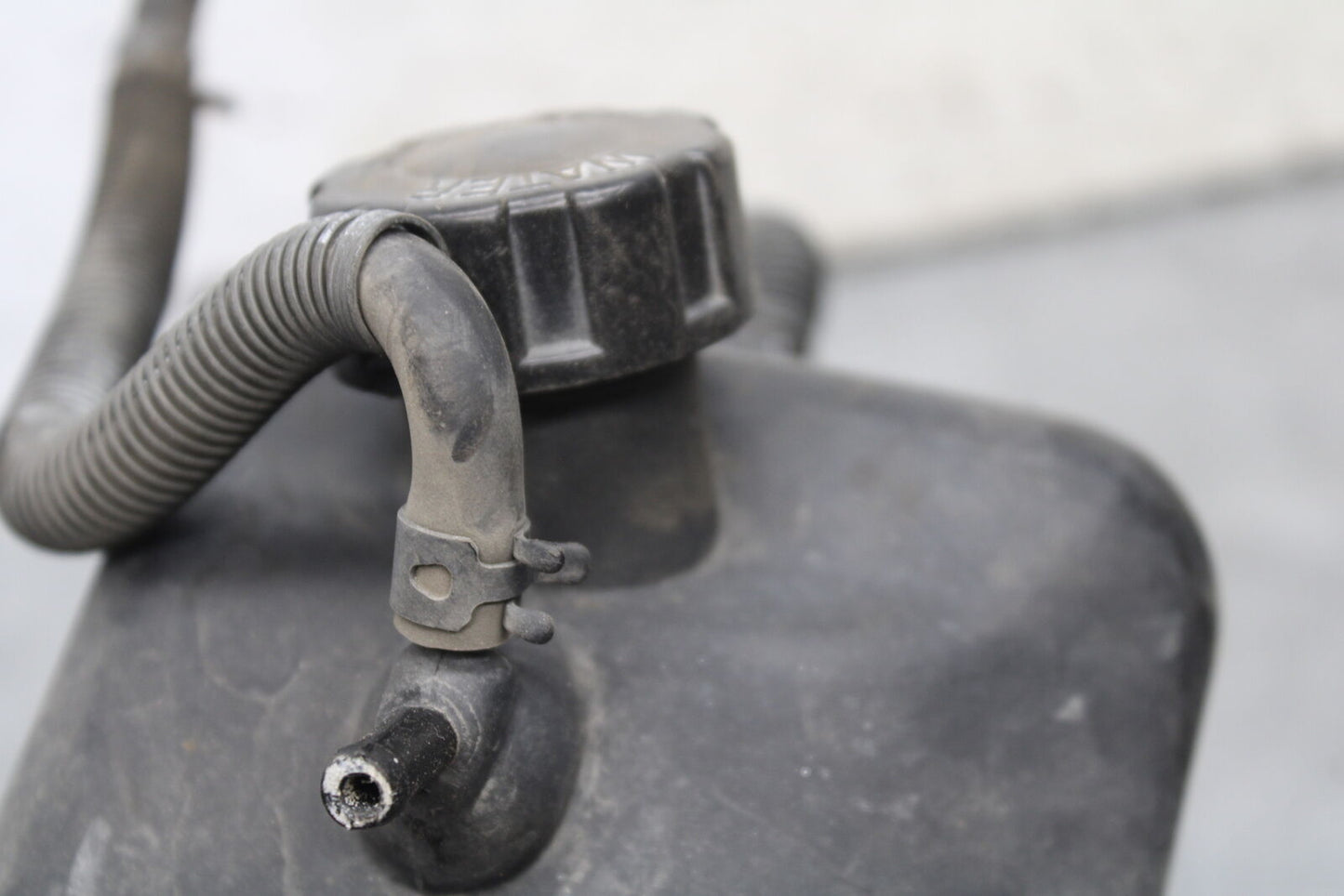 85-86 SUZUKI MADURA 1200 COOLANT WATER TANK RESERVOIR BOTTLE BB691
