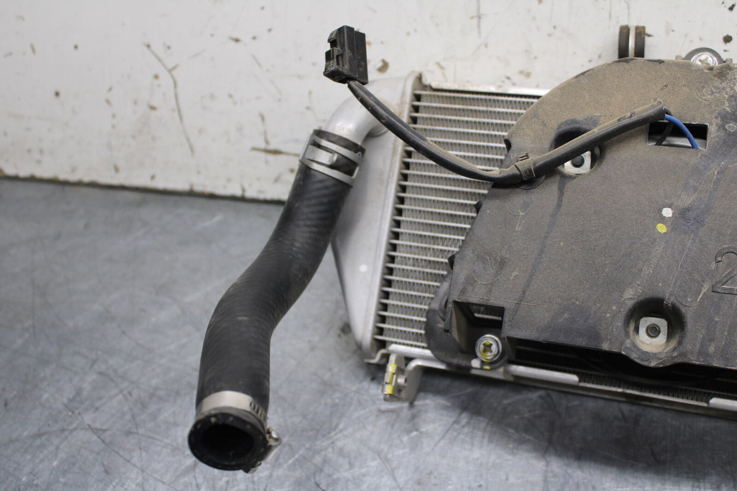 19-24 YAMAHA R3 ENGINE RADIATOR MOTOR COOLER COOLING RADIATER/ W FAN BB736