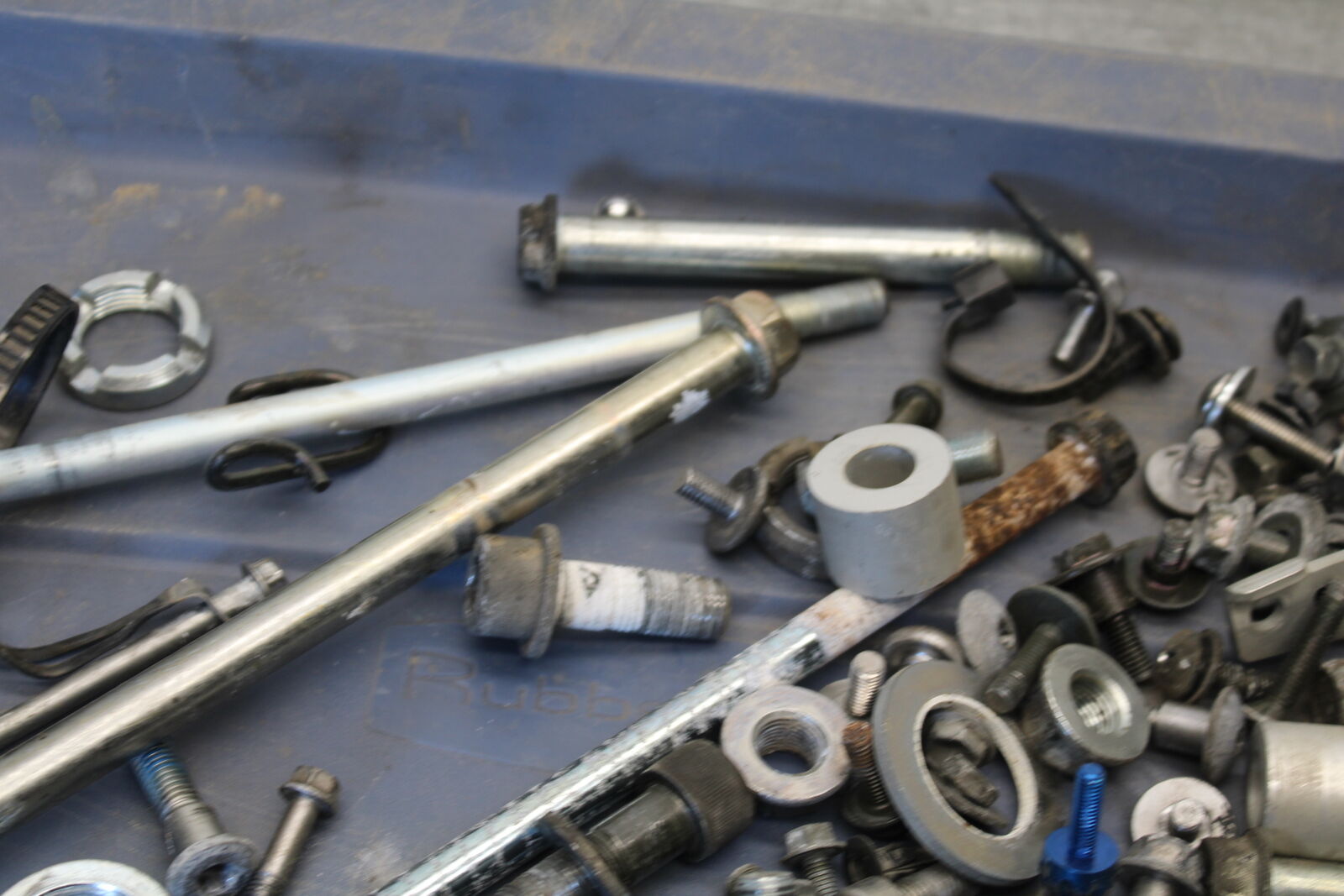 03-07 SUZUKI SV1000S ENGINE MOUNTING BOLTS HARDWARE SCREWS BB657