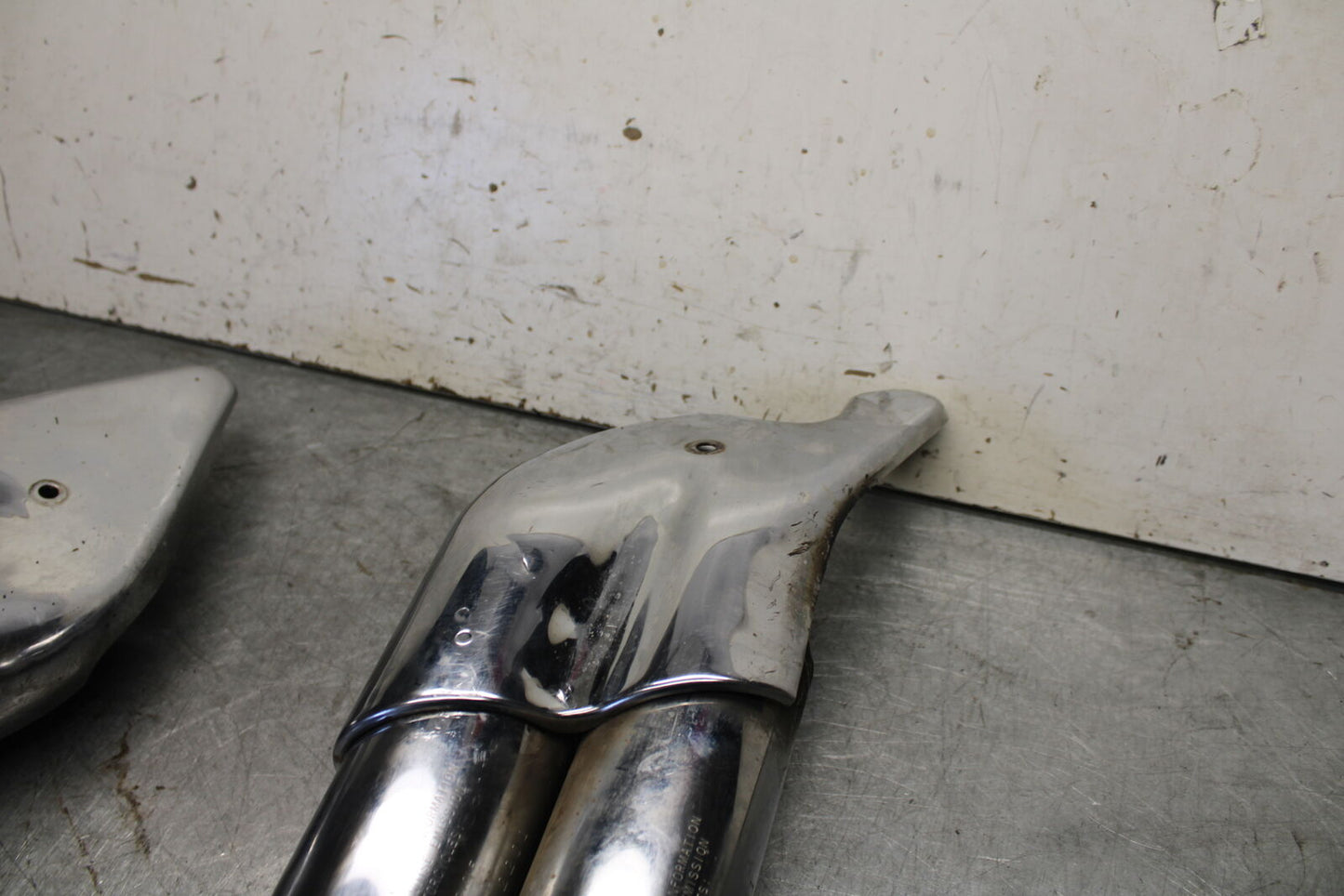85-86 SUZUKI MADURA 1200 EXHAUST PIPE BB691