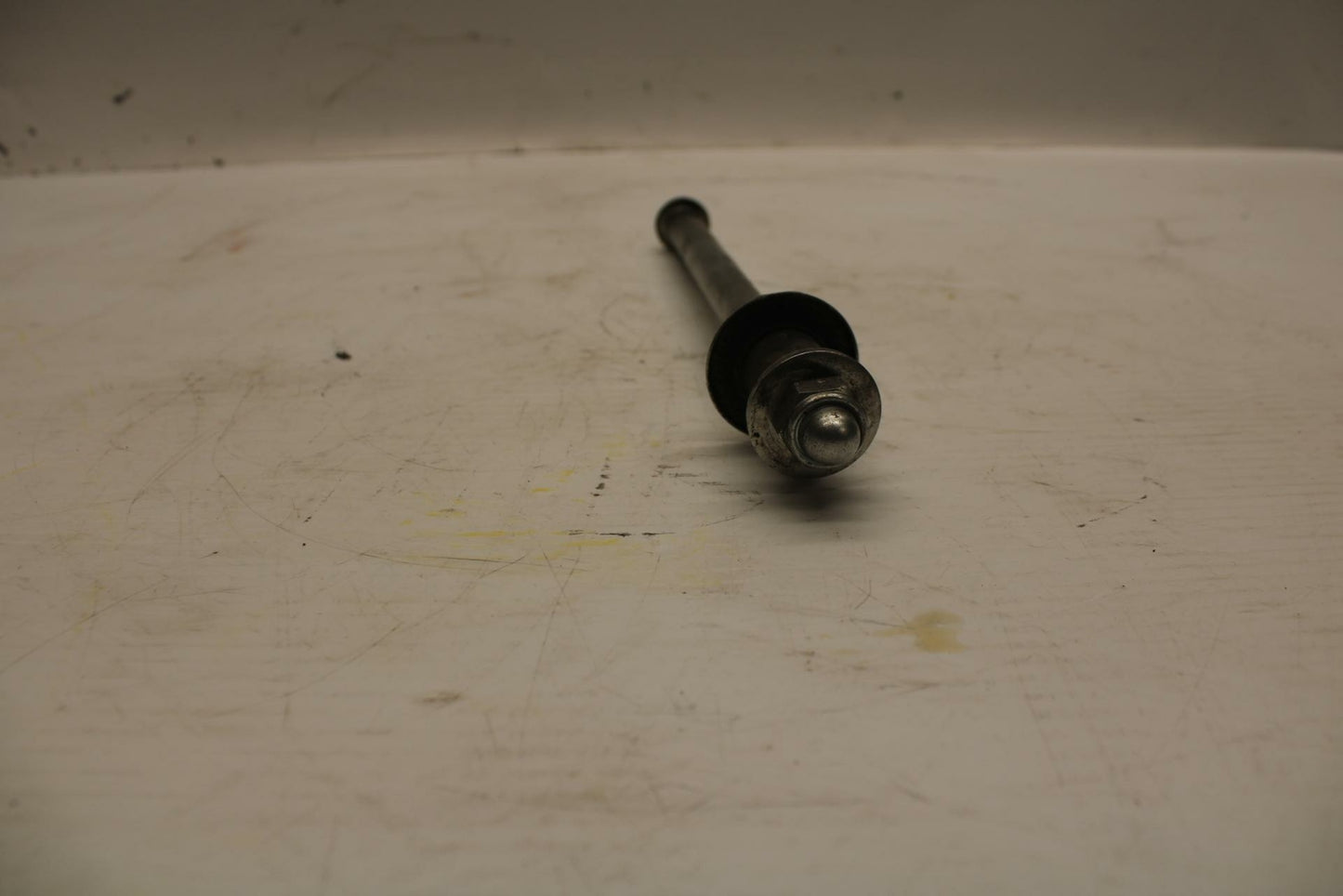 04-09 SUZUKI GS500F FRONT WHEEL RIM AXLE PIVOT BOLT BB278