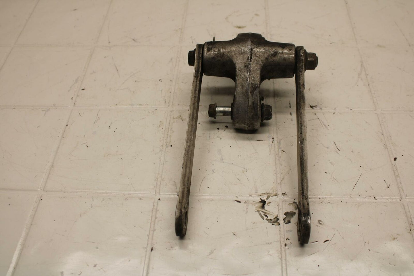 01-02 SUZUKI GSXR1000 REAR DOGBONE SHOCK LINKAGE LINK BB16