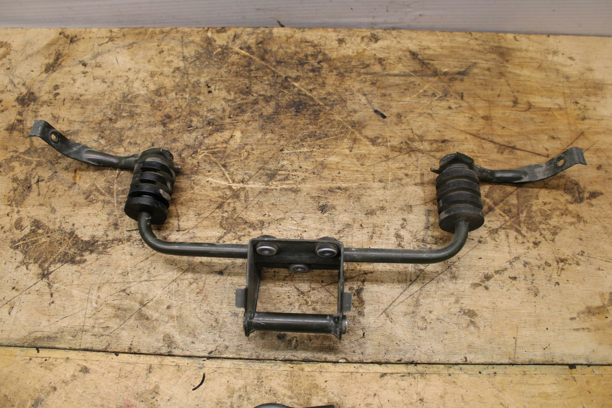 07-11 SUZUKI VSTROM 650 GAS TANK FUEL CELL PETROL RESERVOIR BRACKET MOUNT BB340