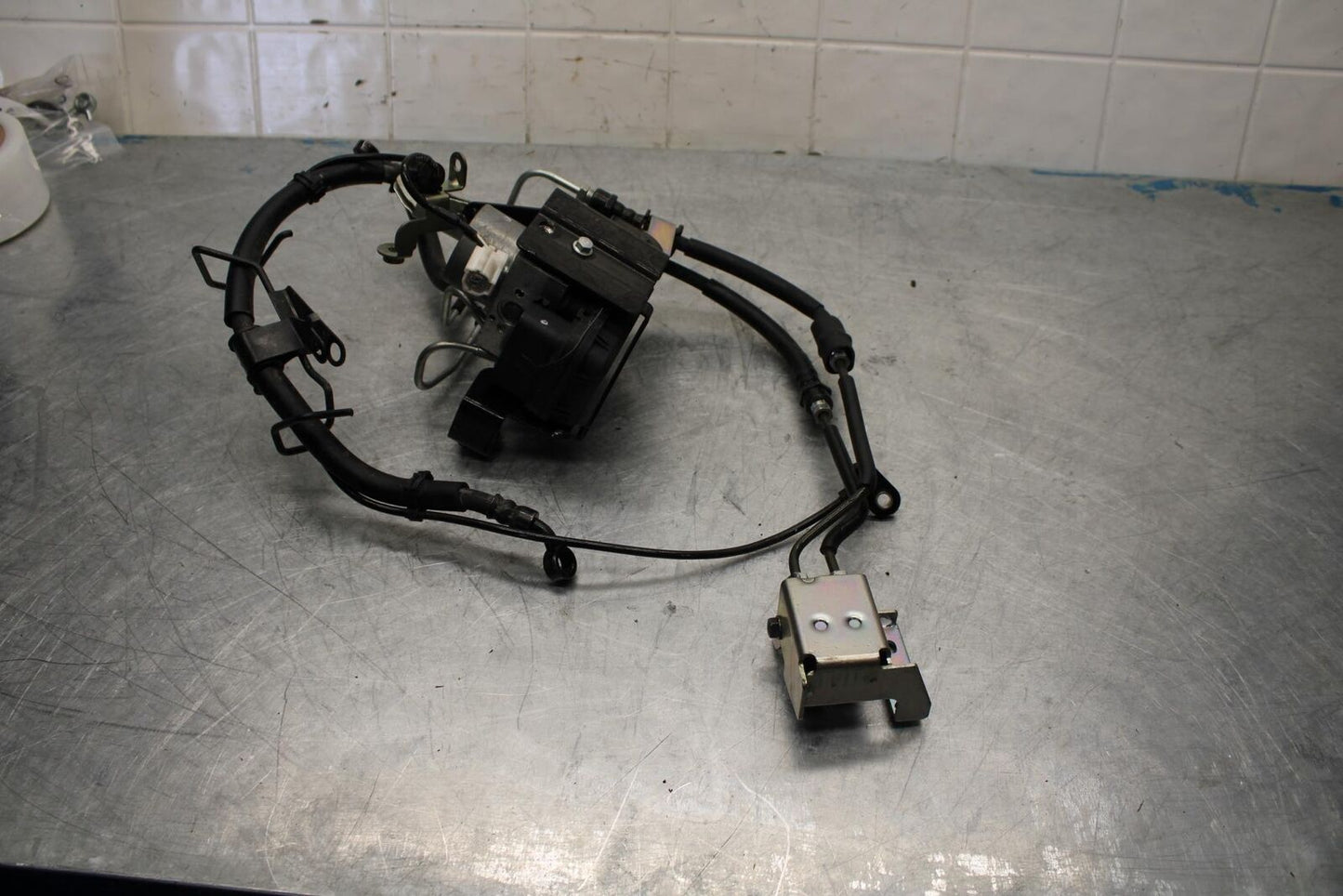 17-18 YAMAHA YZF R3 ABS PUMP UNIT MODULE W HOSES BB438