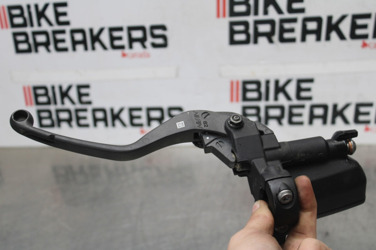 20-23 BMW F900R FRONT BRAKE MASTER CYLINDER w/ LEVER BB923