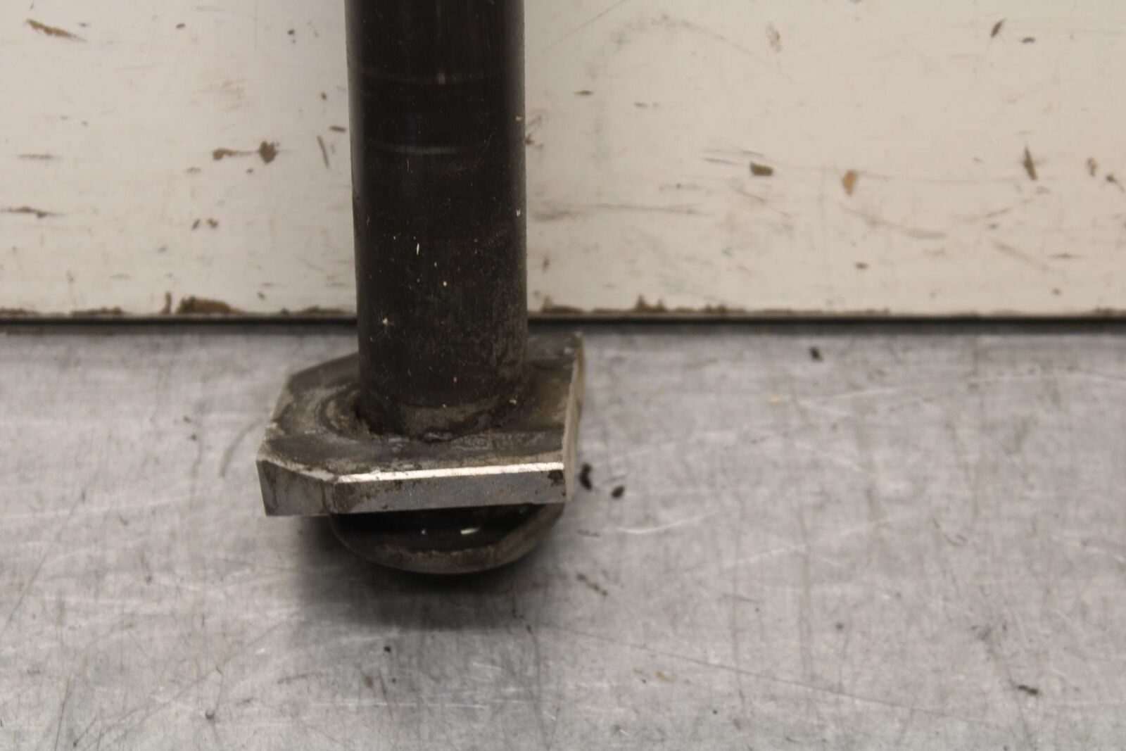 01-03 SUZUKI GSXR600 REAR AXLE BACK WHEEL RIM PIVOT BOLT AXEL BB633