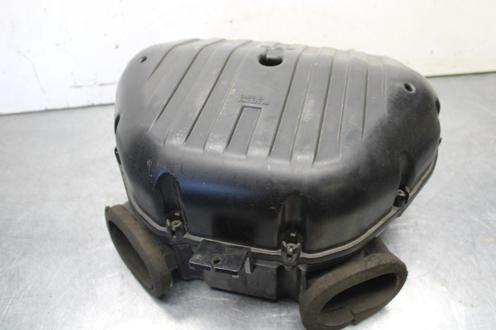 01-03 SUZUKI GSXR600 AIRBOX AIR INTAKE FILTER BOX 13700-39F00 BB639