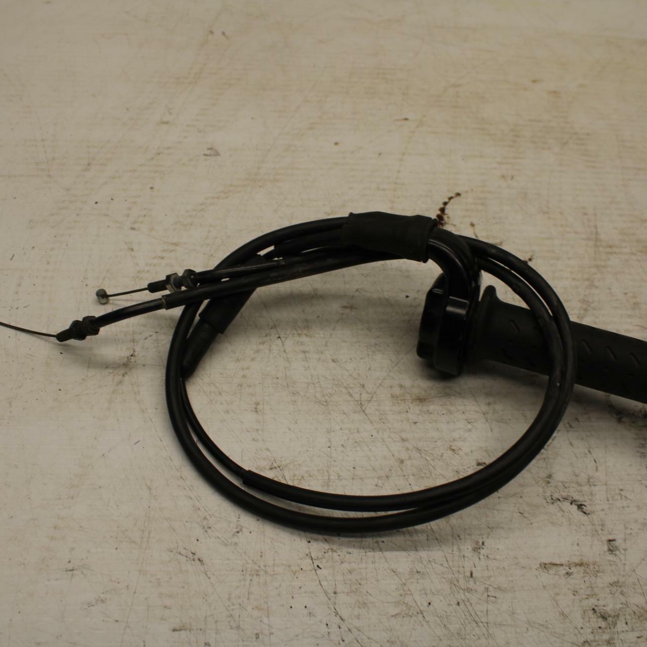 07-16 TRIUMPH STREET TRIPLE THROTTLE CABLES LINES BB361