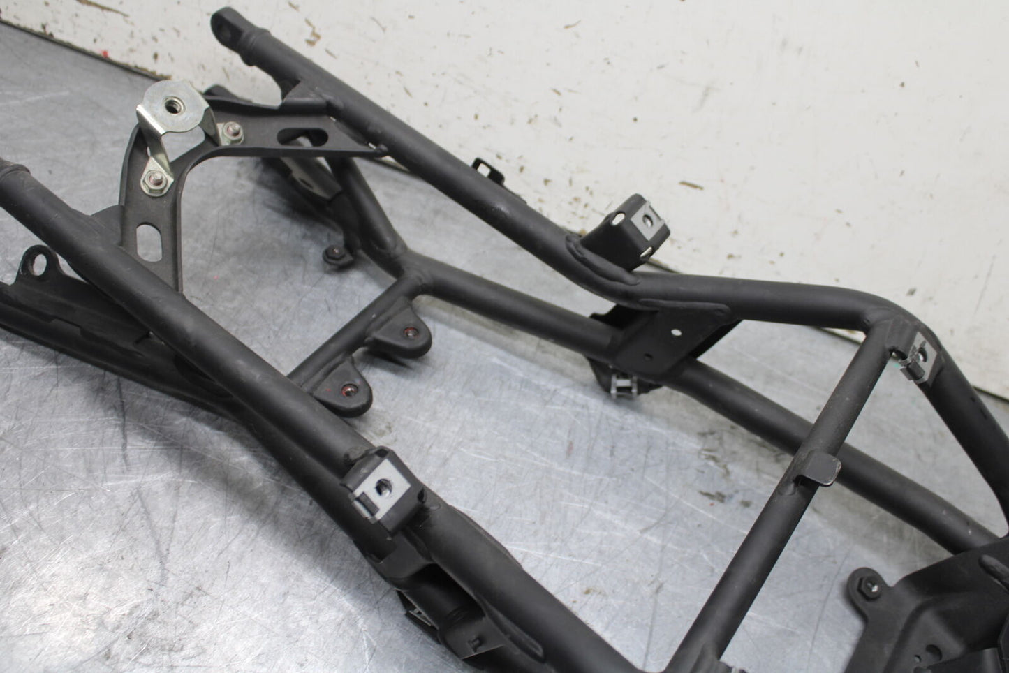 09-11 DUCATI STREETFIGHTER 1098 REAR SUBFRAME BACK SUB FRAME BB705