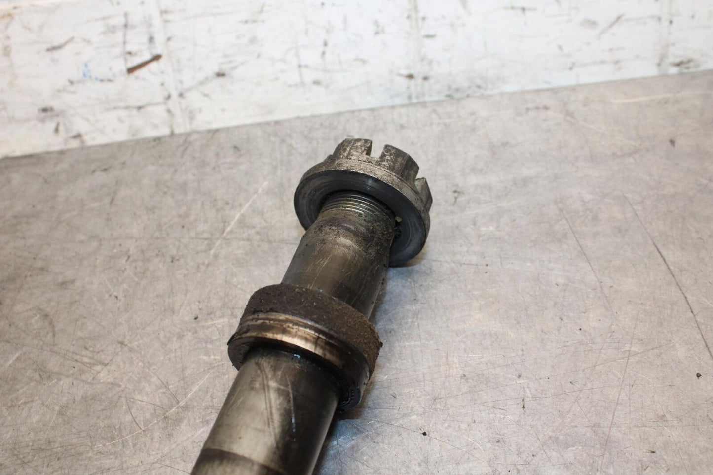 2001 Suzuki GSXR600 REAR AXLE BACK WHEEL RIM PIVOT BOLT AXEL 64711-33E10 BB59