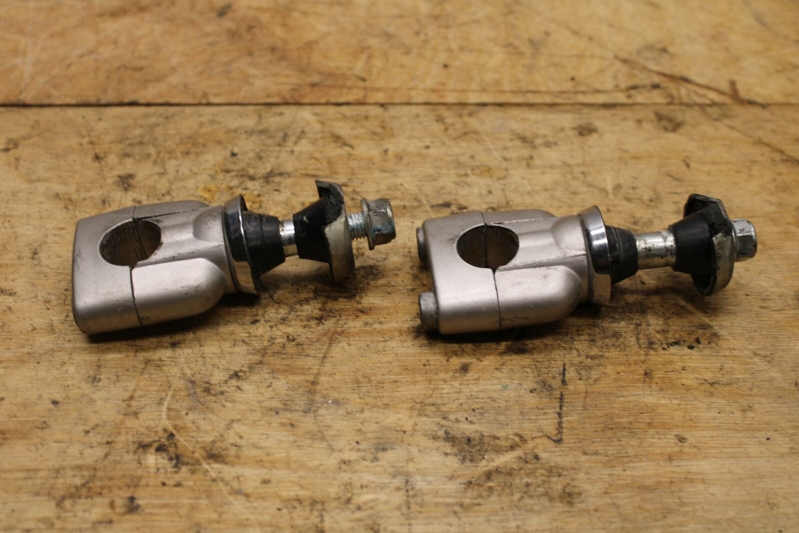 02-03 SUZUKI VSTROM 1000 HANDLEBAR RISERS CLAMPS BB331