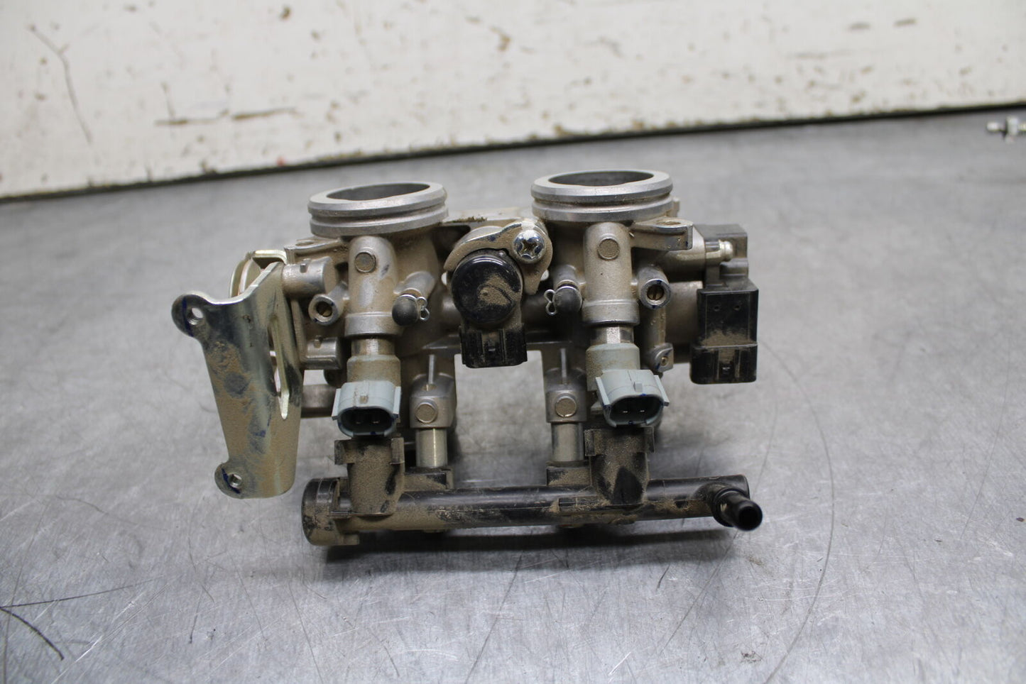 19-24 YAMAHA R3 MAIN FUEL INJECTORS / THROTTLE BODIES BB736