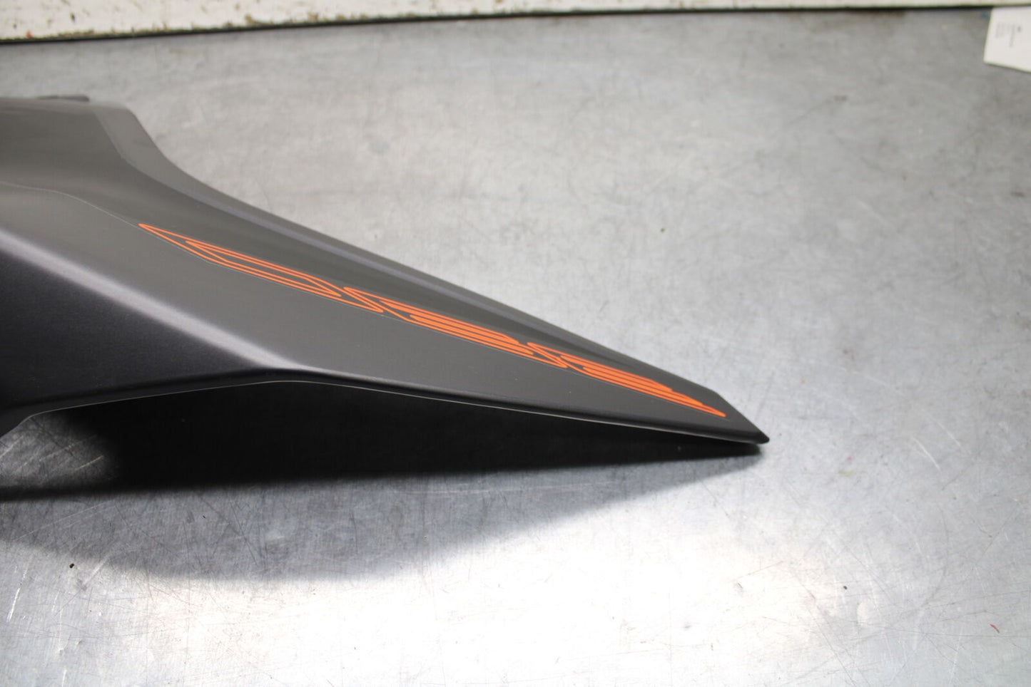 17-24 KTM 390 DUKE LEFT FRONT UPPER MID SIDE FAIRING COWL PLASTIC BB734