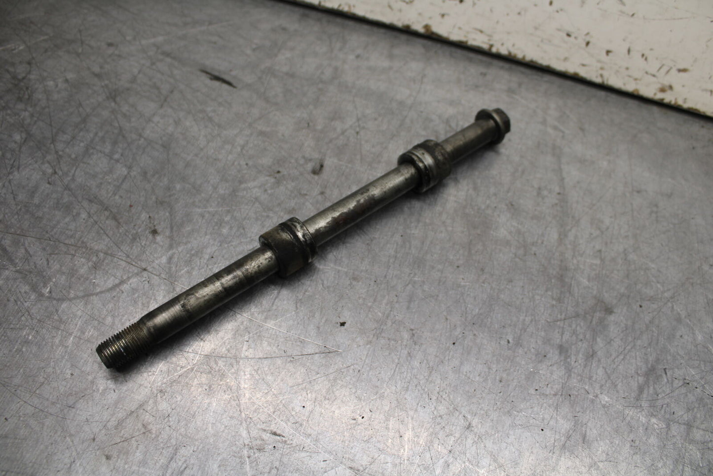 99-00 YAMAHA V STAR 1100 FRONT WHEEL RIM AXLE PIVOT BOLT BB711