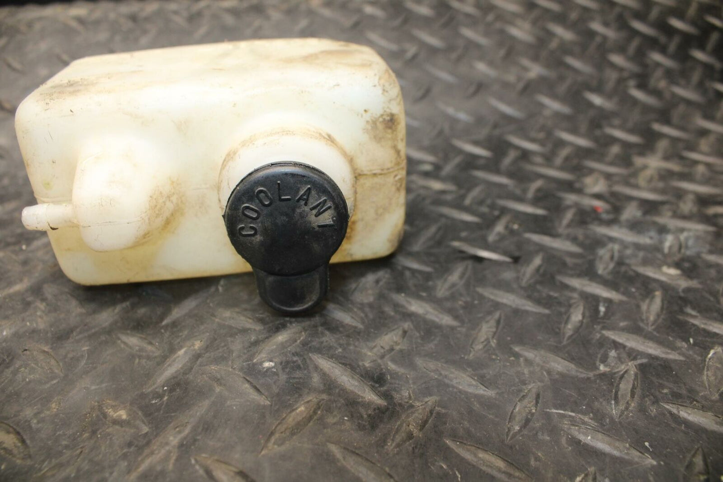 2004 Yamaha Banshee 350 YFZ350 COOLANT WATER TANK RESERVOIR BOTTLE BB232