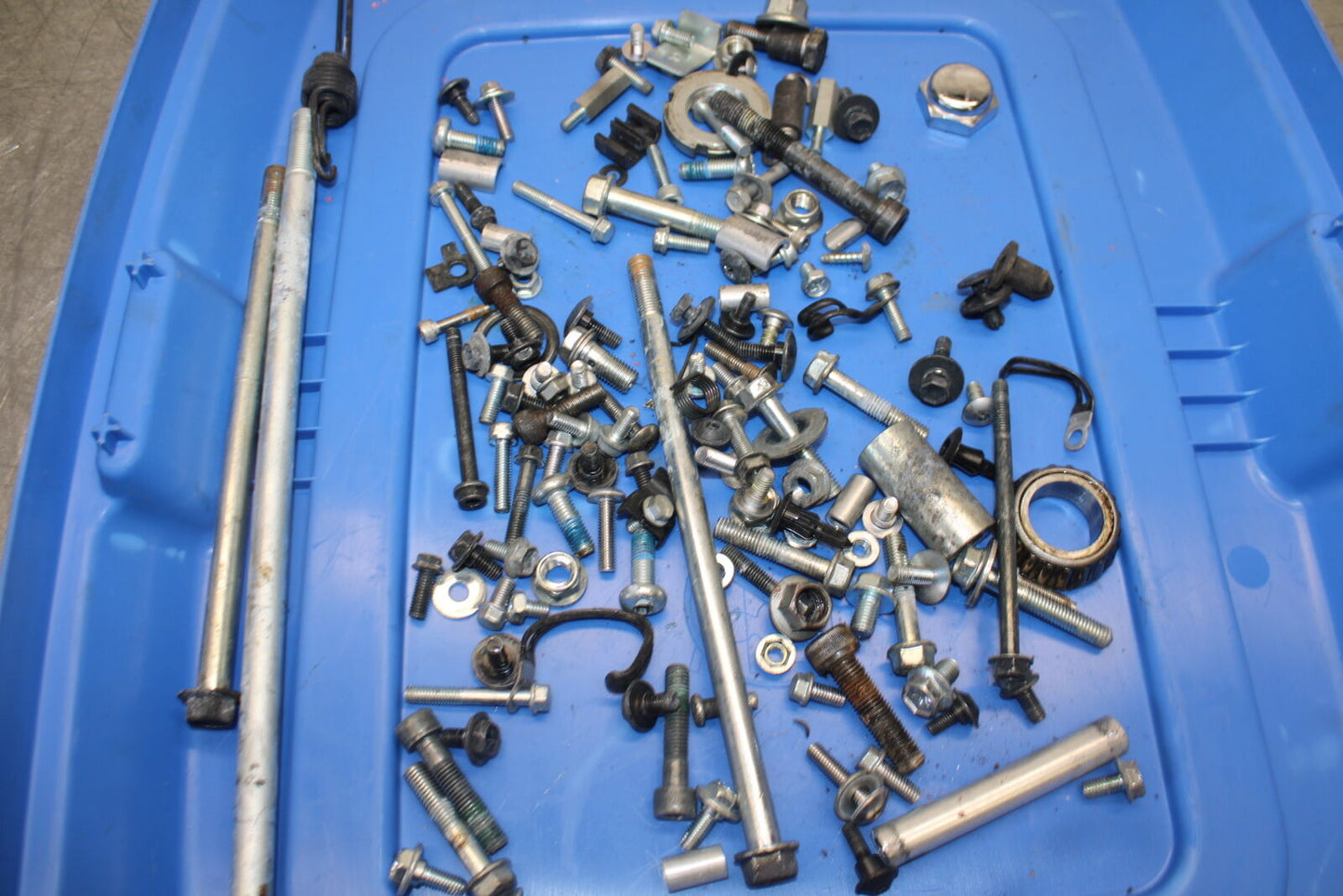 09-11 DUCATI 1198 MOUNTING BOLTS HARDWARE MOTOR SCREWS BB705