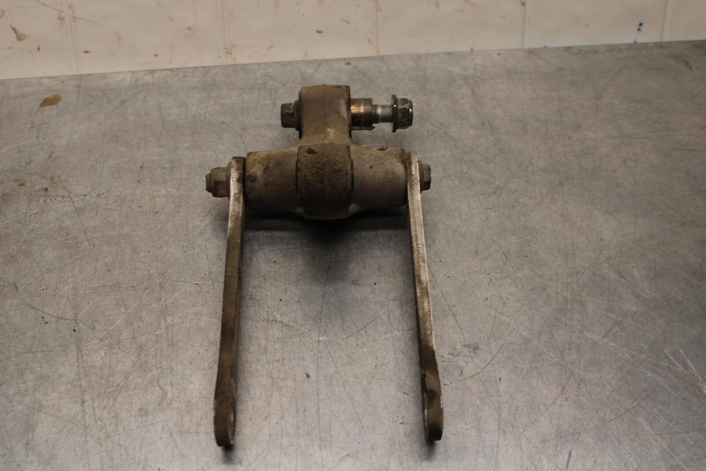 1999 Suzuki GSXR600 REAR DOGBONE SHOCK LINKAGE LINK 62600-34820 BB580