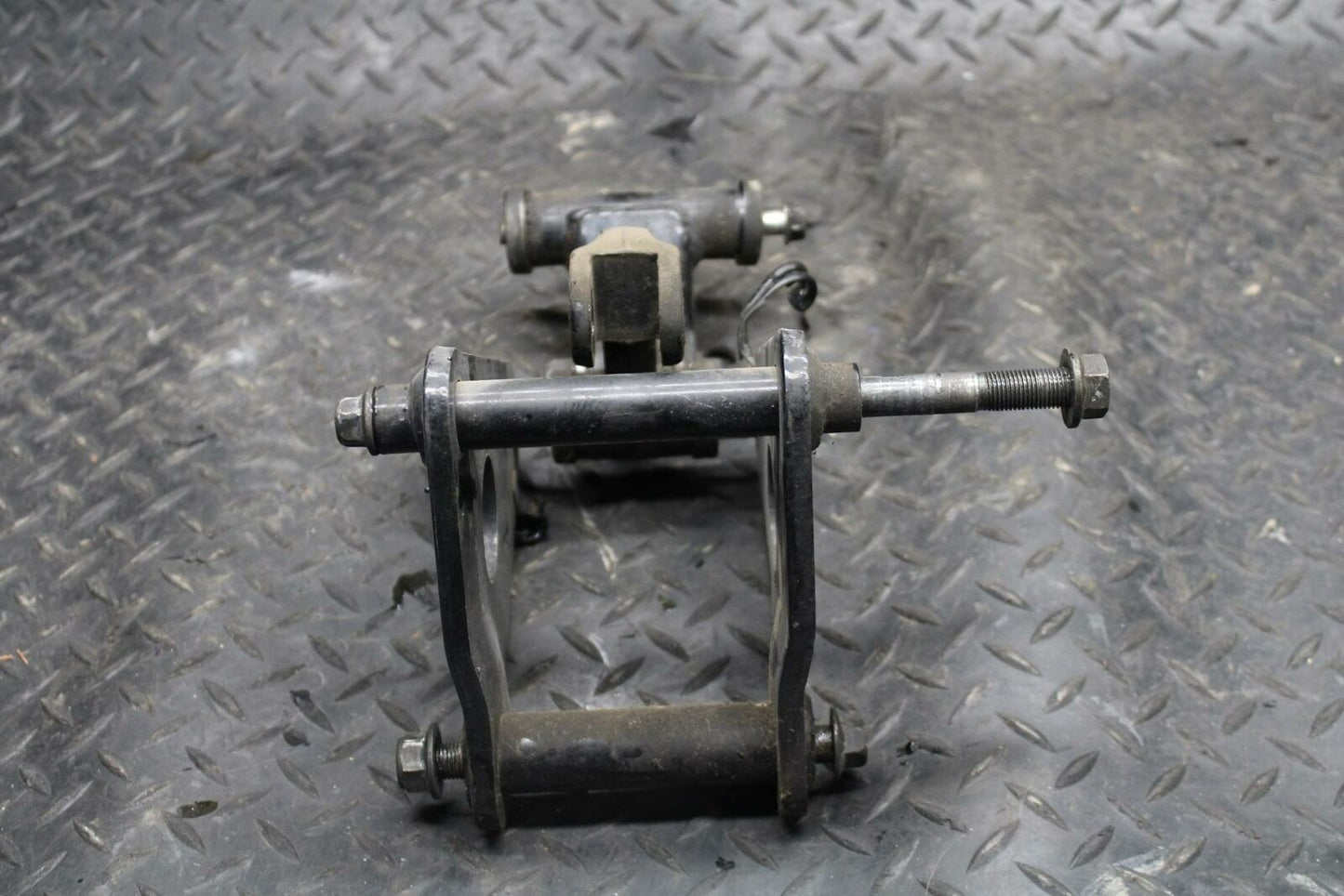 86 SUZUKI GS750ES REAR DOGBONE SHOCK LINKAGE LINK BB233