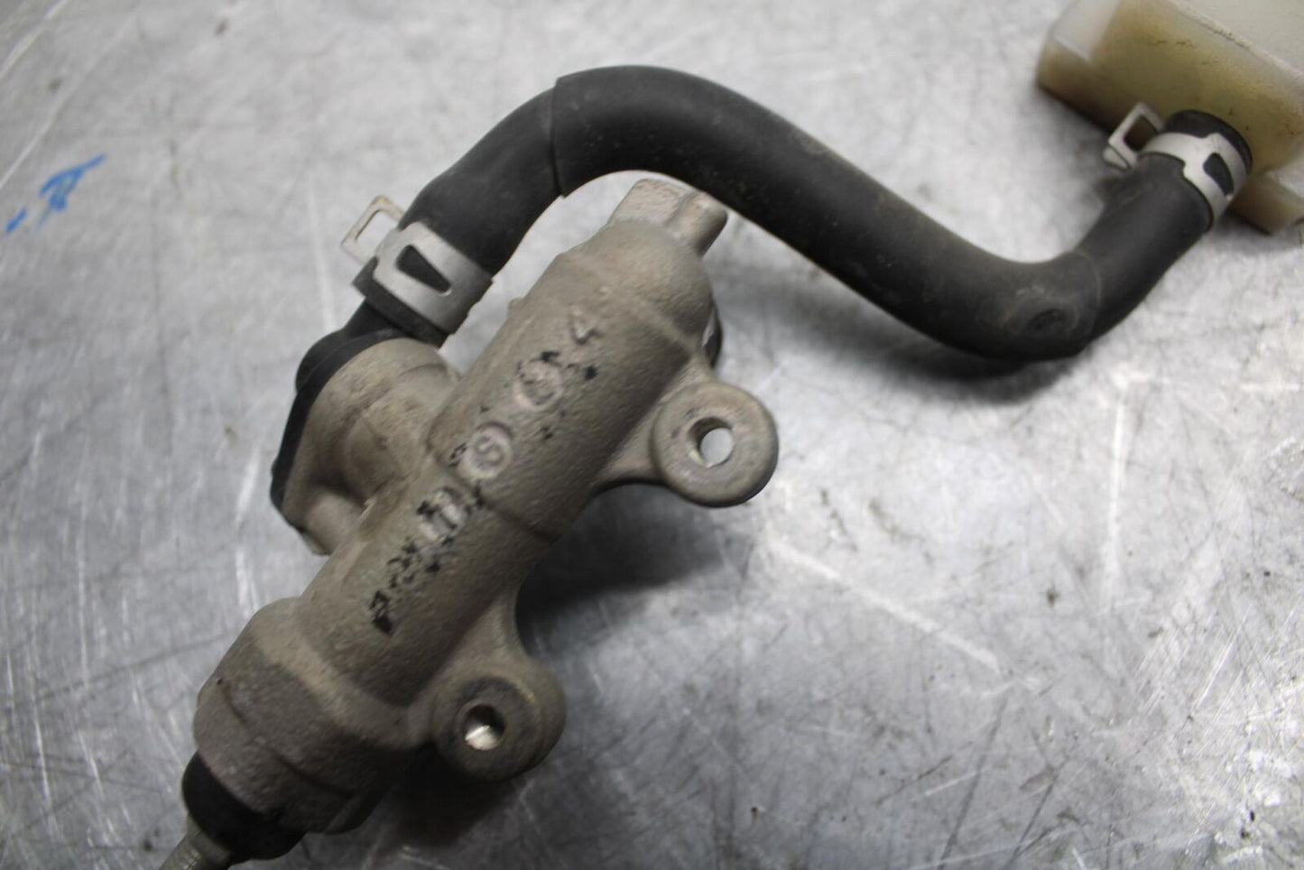 1998 Suzuki TL1000S REAR BACK BRAKE MASTER CYLINDER W RESERVOIR BB508