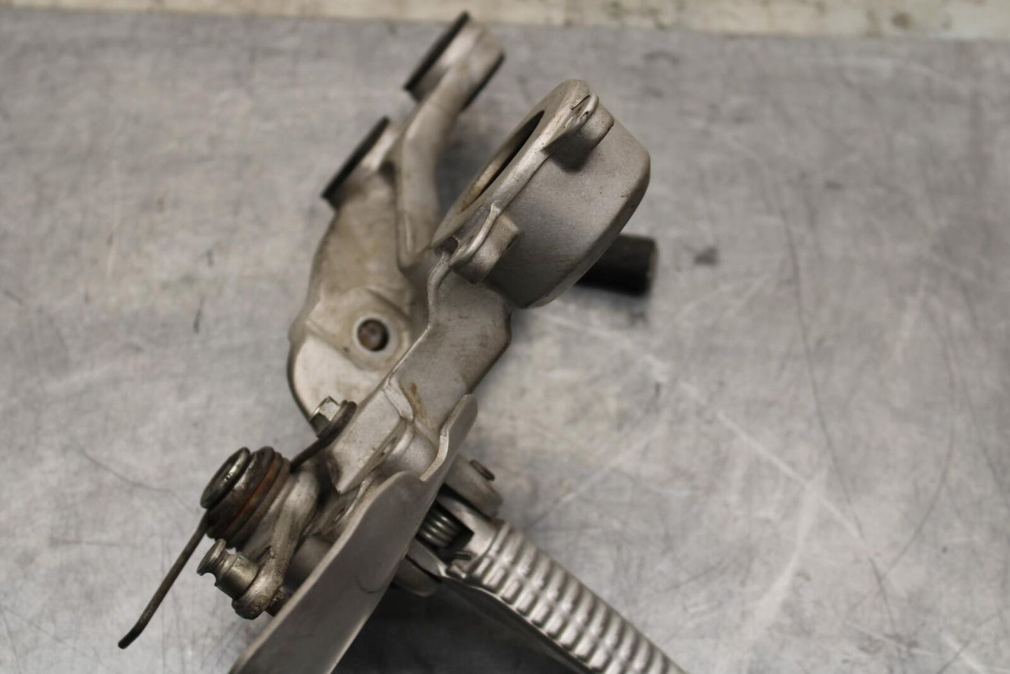 2005 Ducati Monster S2R RIGHT REARSET REAR SET DRIVER FOOT PEG REST STOP BB557