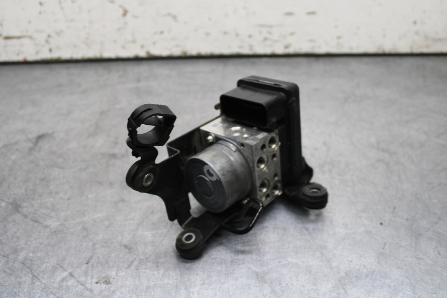 13-17 KAWASAKI NINJA ZX6R ZX636E ABS PUMP UNIT MODULE BB735