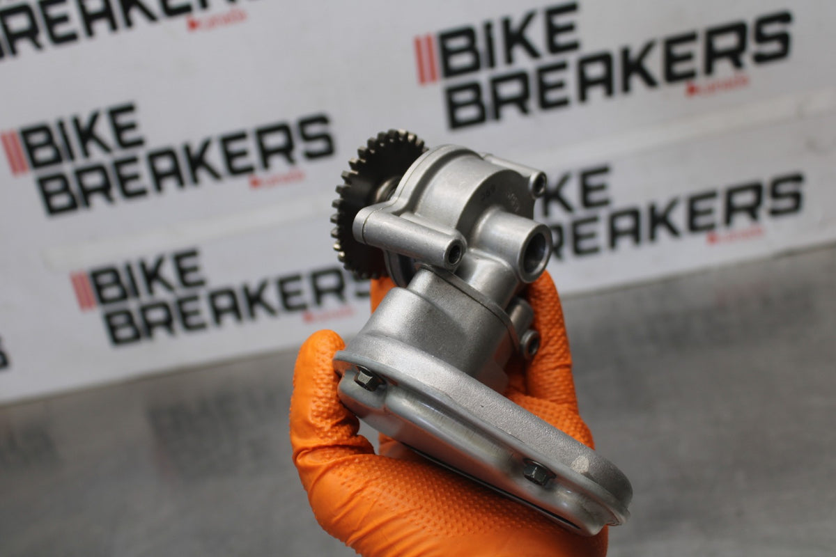 05-09 SUZUKI BOULEVARD C90 ENGINE MOTOR OIL PUMP BB918
