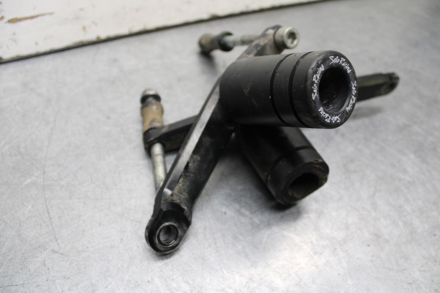 09-11 TRIUMPH DAYTONA 675 AFTERMARKET FRAME SLIDERS SET BB652