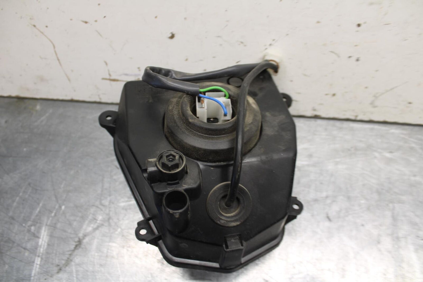 16-18 KTM 690 DUKE FRONT HEADLIGHT HEAD LIGHT LAMP BB631