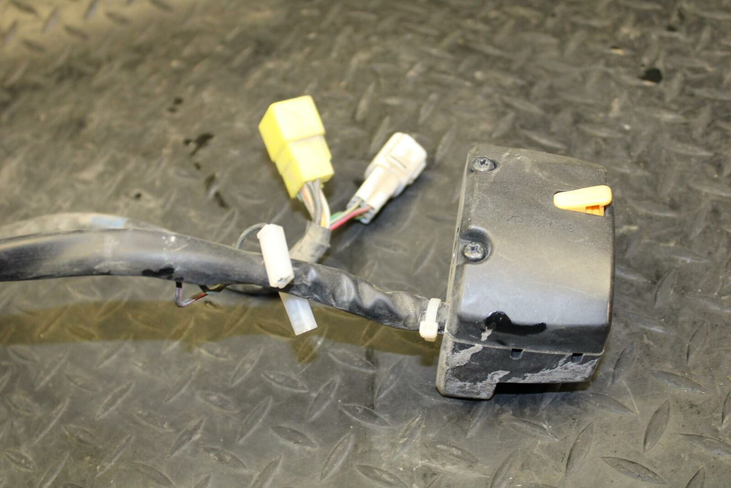 07 SUZUKI BURGMAN 650 LEFT HANDLE SWITCHES HORN SIGNALS SWITCH BB183